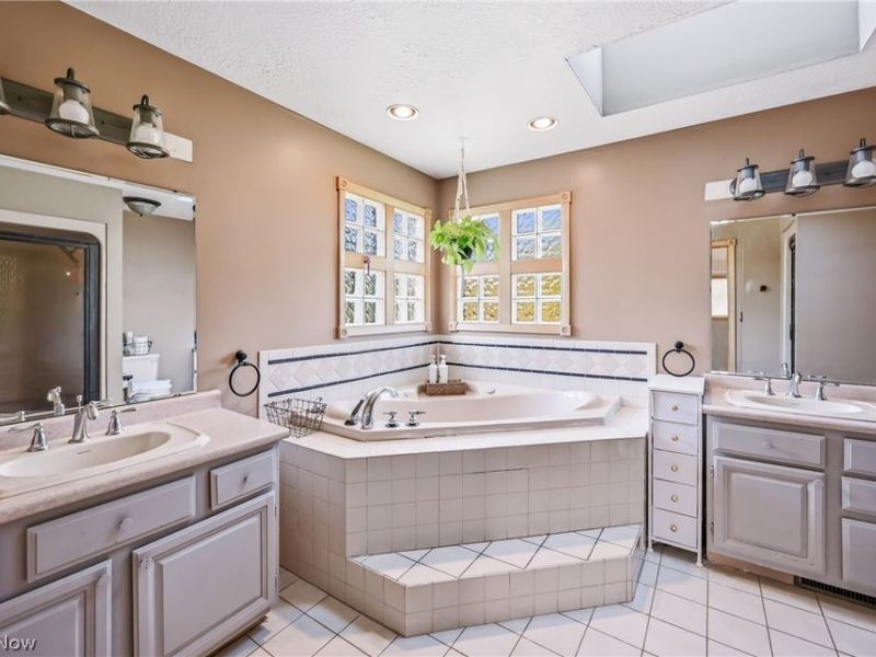 5758 Logan Arms Drive , Girard, OH 44420 Photo 41