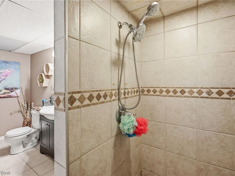 5758 Logan Arms Drive , Girard, OH 44420 Photo 46
