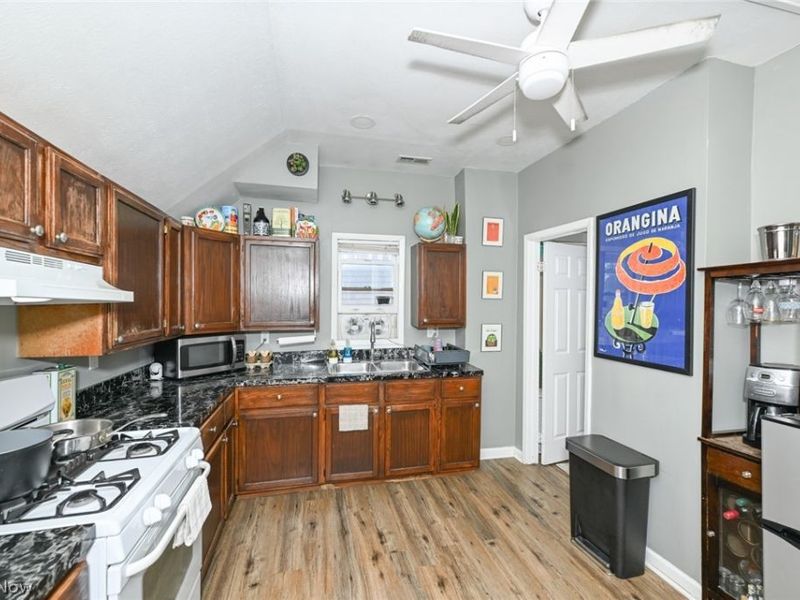 2116 W 32nd Street , Cleveland, OH 44113 Photo 11