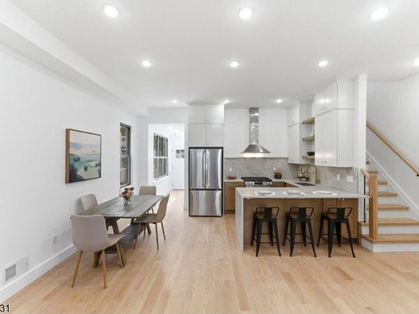 113 Oak St, Jersey, NJ 07304