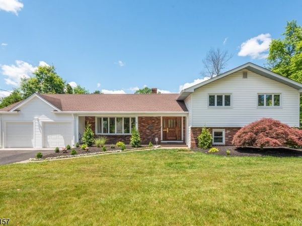 68 Mandeville Dr, Wayne, NJ 07470