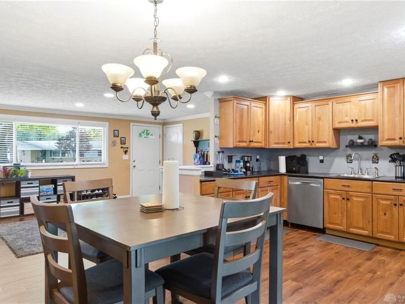 5713 Hubbard Court, Huber Heights, OH 45424 Photo 12