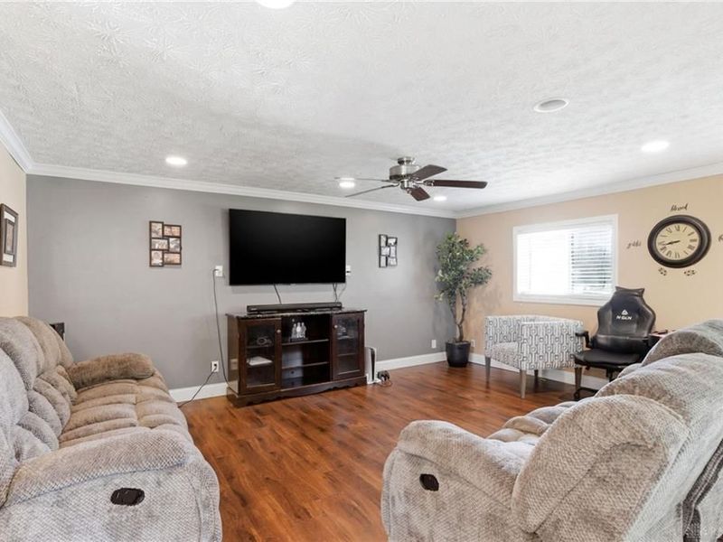 5713 Hubbard Court, Huber Heights, OH 45424 Photo 7