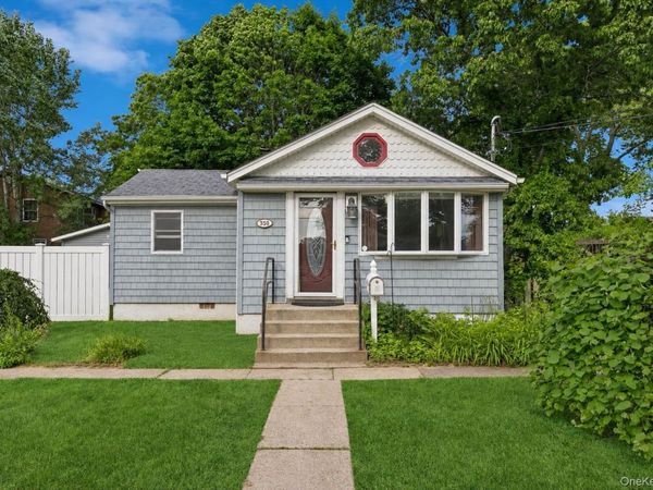 350 S Greene Avenue , Lindenhurst, NY 11757