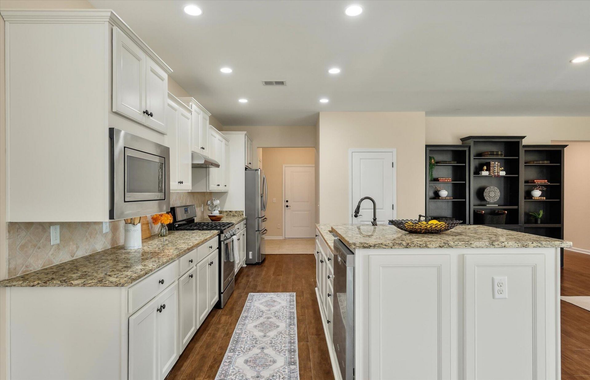 521 Tranquil Waters Way Photo 12