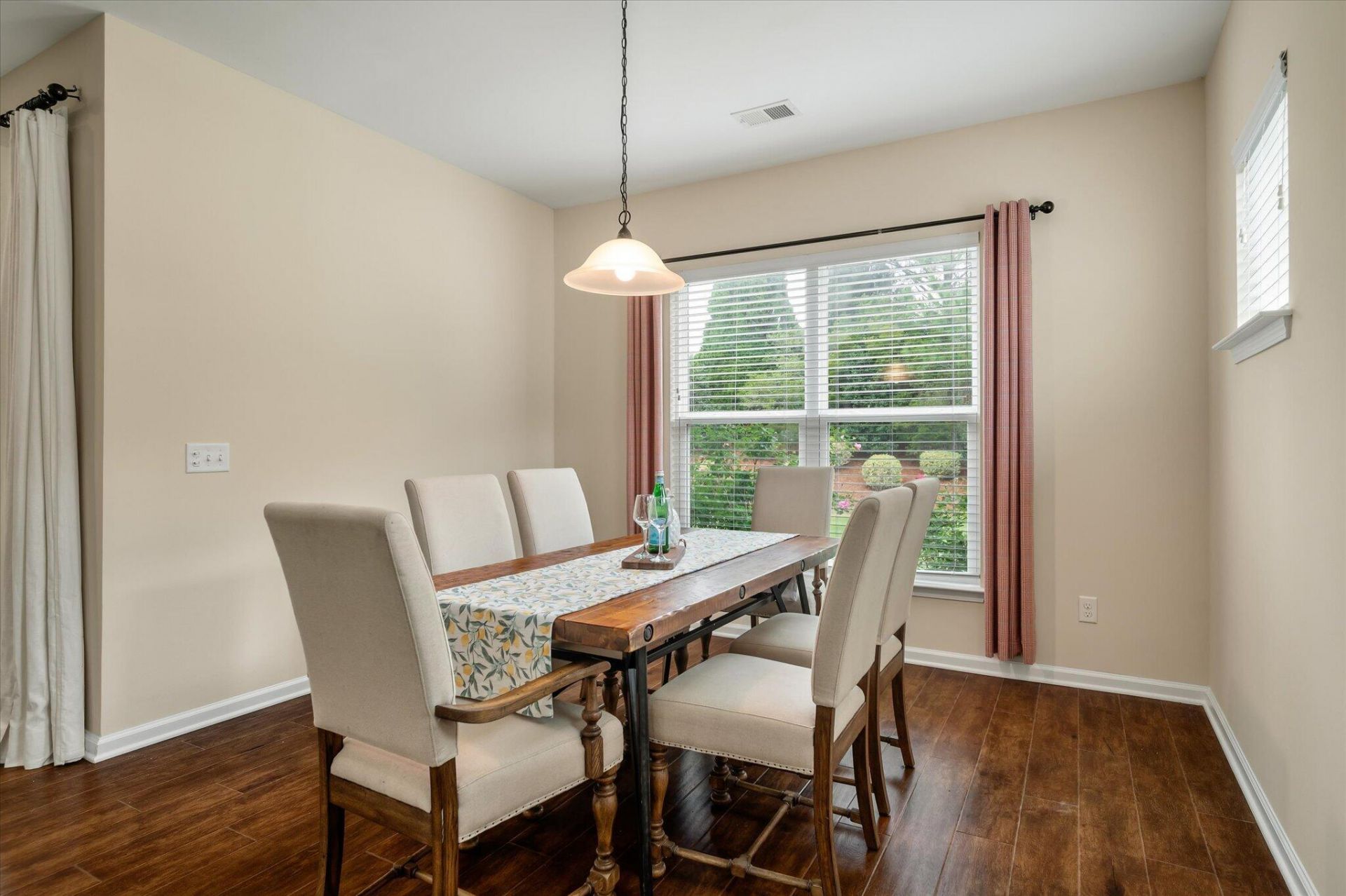 521 Tranquil Waters Way Photo 15
