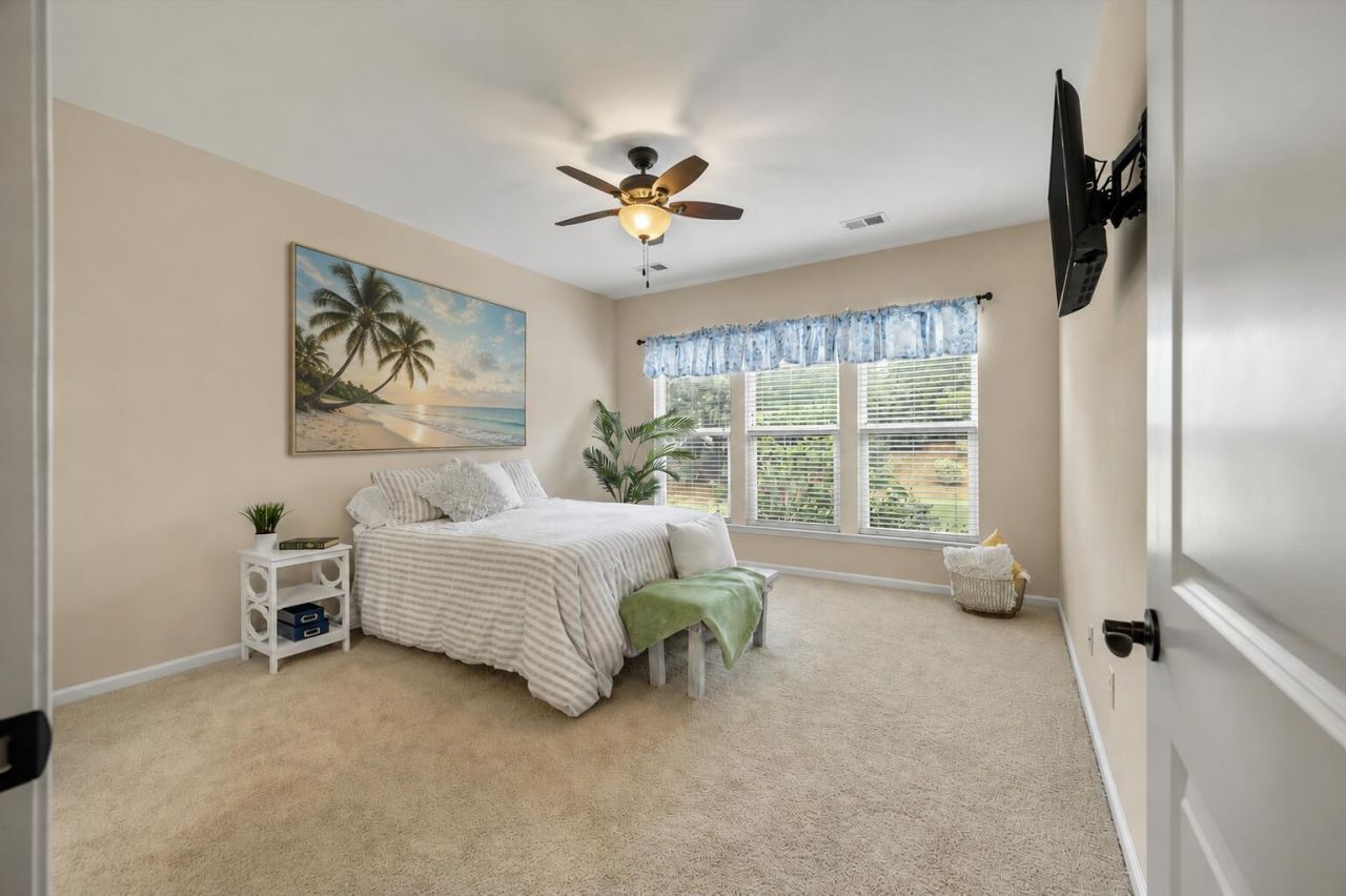 521 Tranquil Waters Way Photo 16