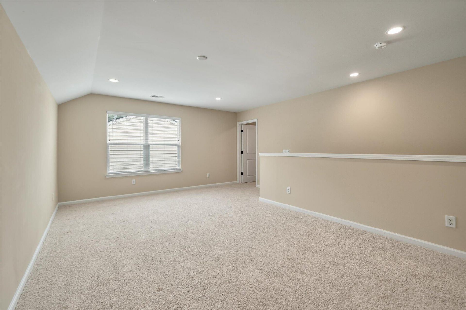 521 Tranquil Waters Way Photo 29