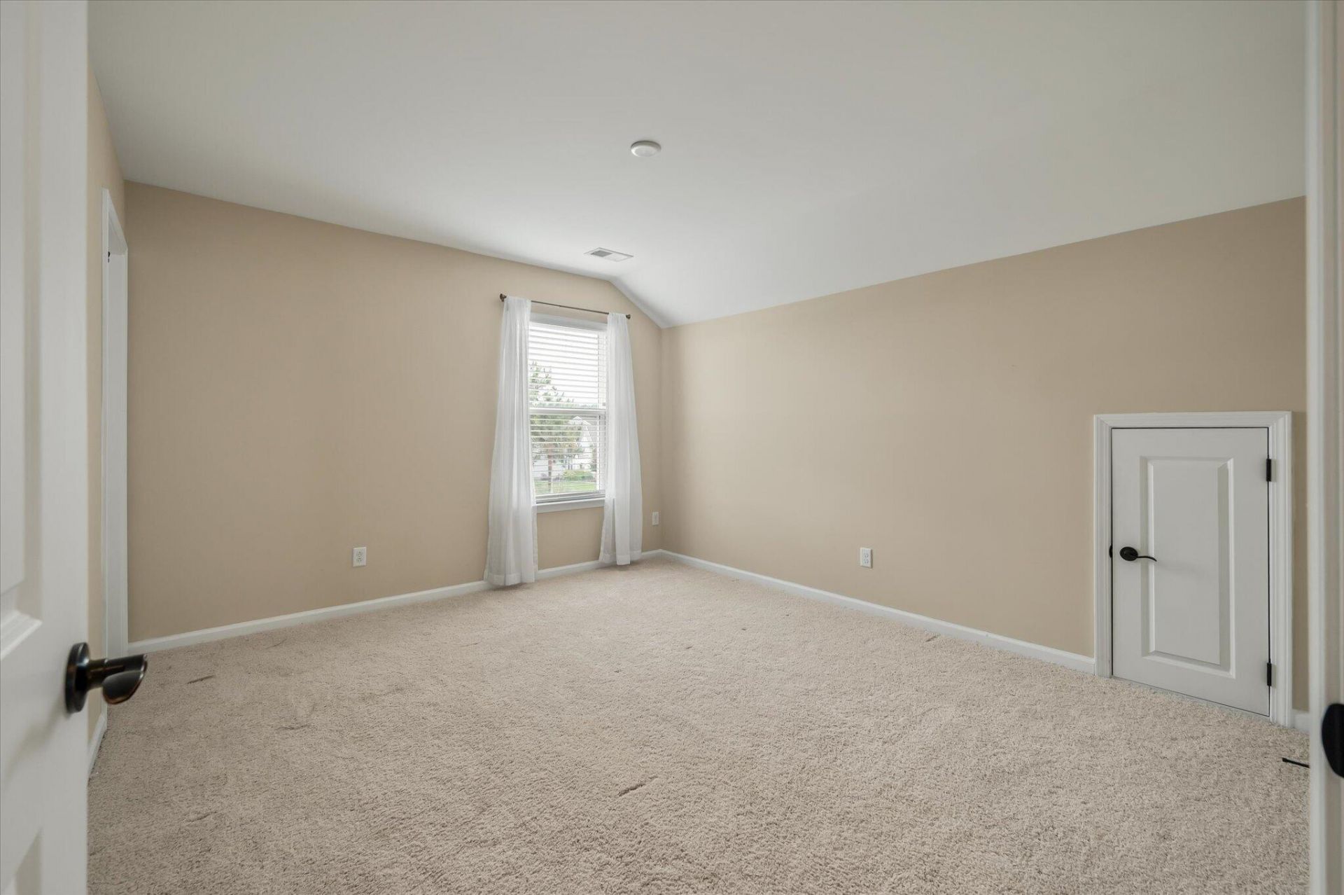 521 Tranquil Waters Way Photo 32