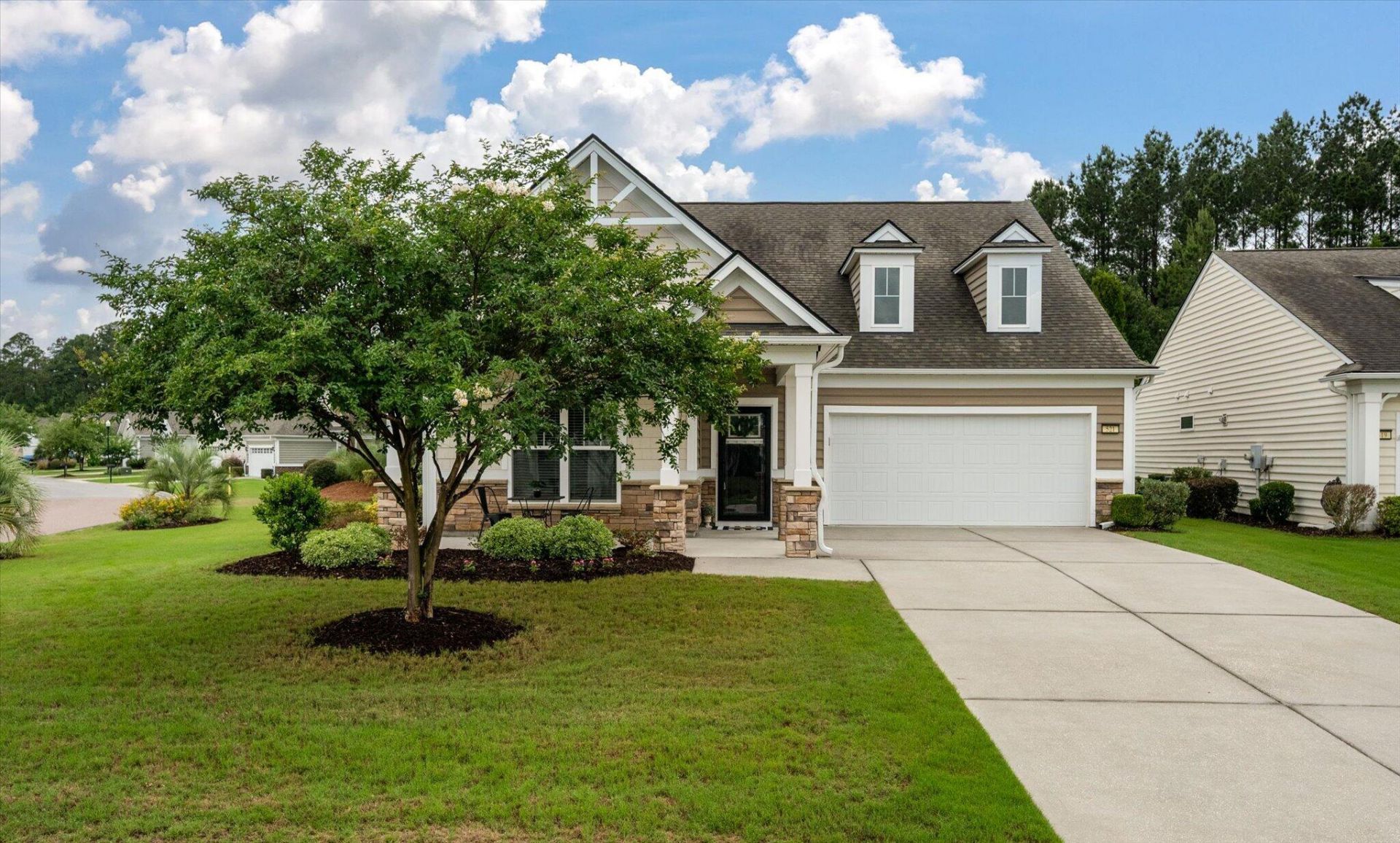 521 Tranquil Waters Way Photo 4