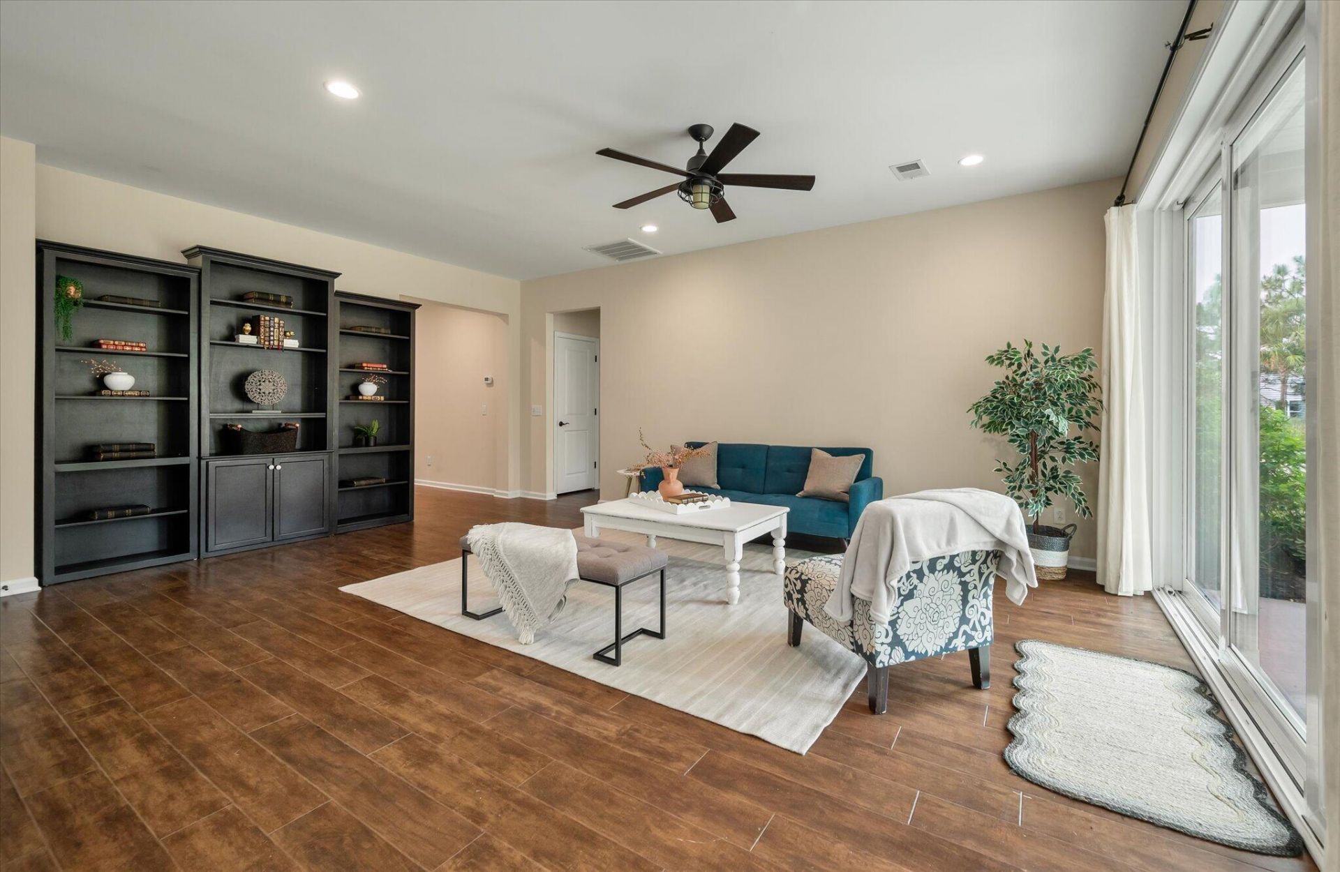 521 Tranquil Waters Way Photo 8