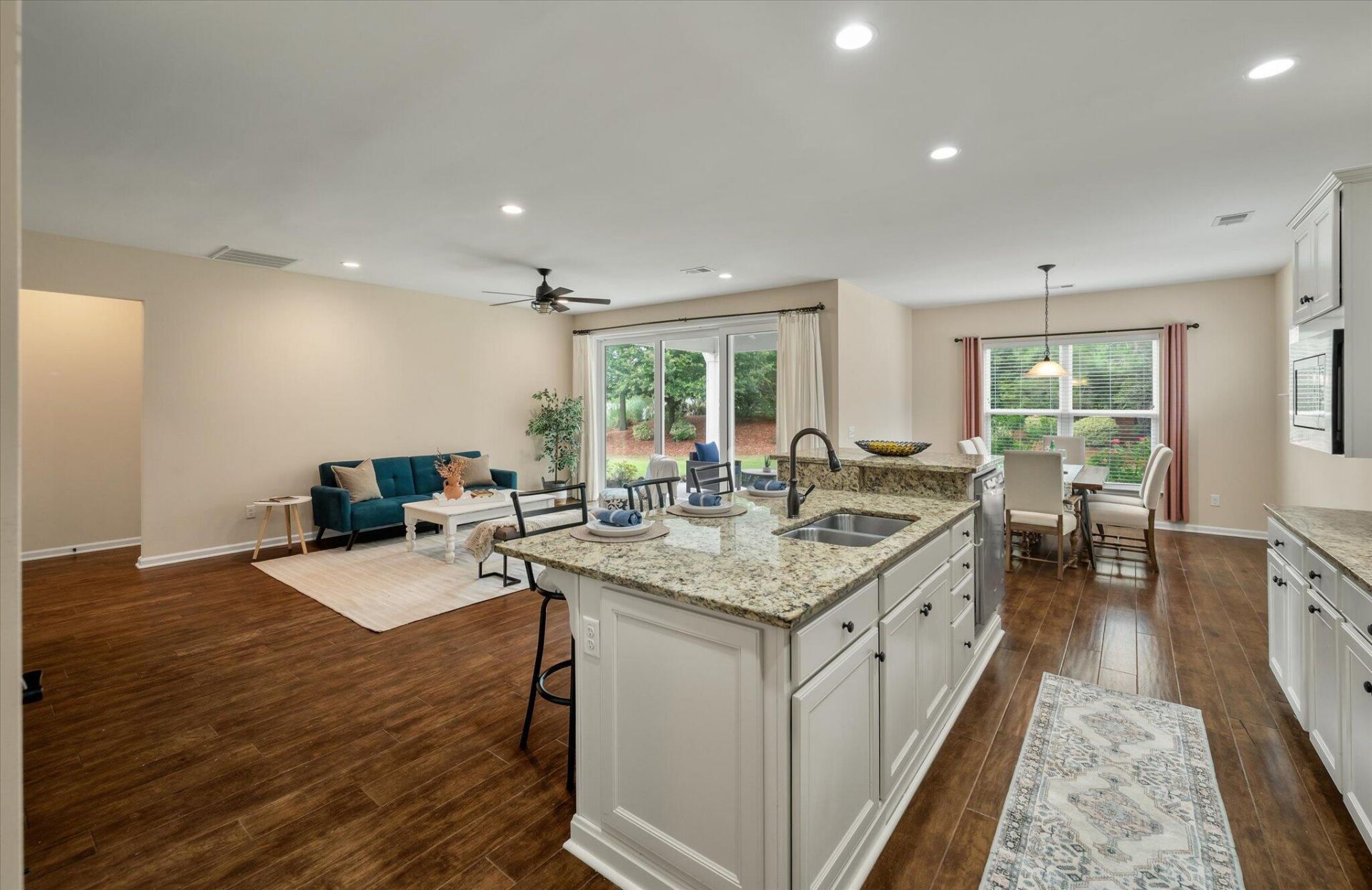 521 Tranquil Waters Way Photo 9