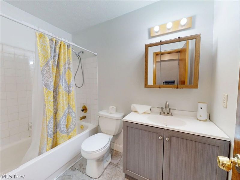 8240 Deepwood Boulevard , Unit 7-2, Mentor, OH 44060 Photo 19