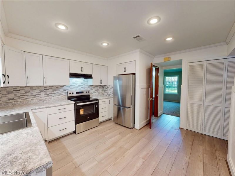 8240 Deepwood Boulevard , Unit 7-2, Mentor, OH 44060 Photo 8