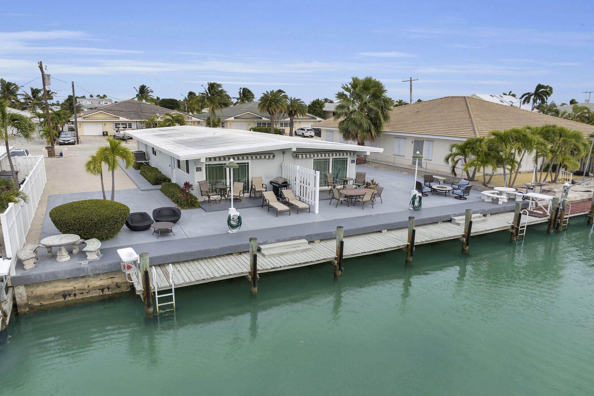 281 & 291 10th Street, Key Colony, FL 33051 Photo