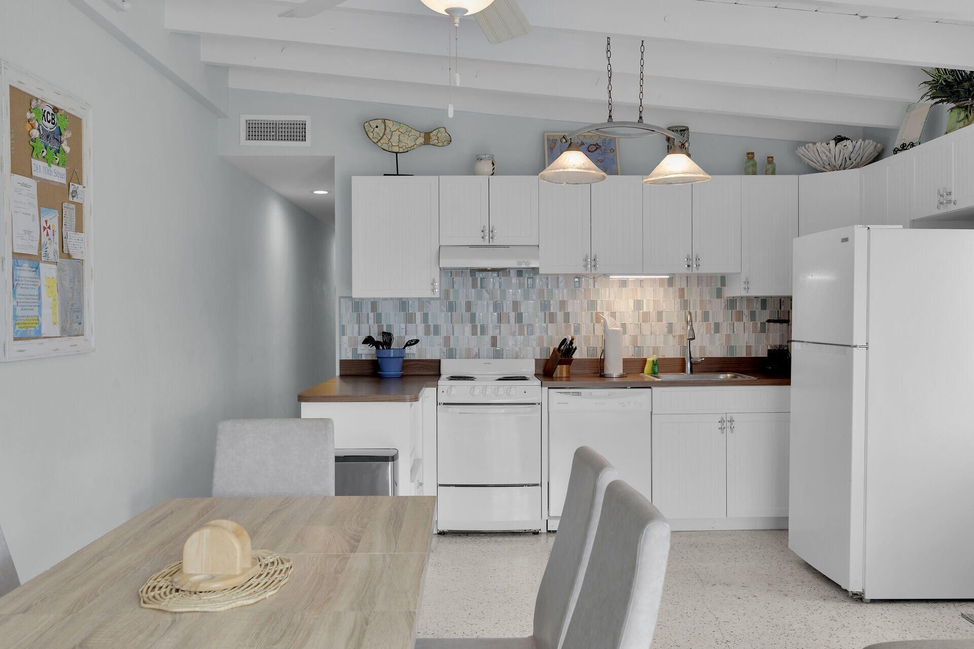 281 & 291 10th Street, Key Colony, FL 33051 Photo