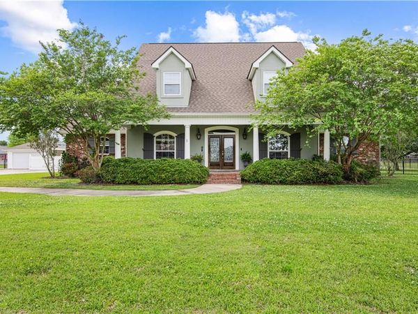121 LEIGH Lane , Montz, LA 70068