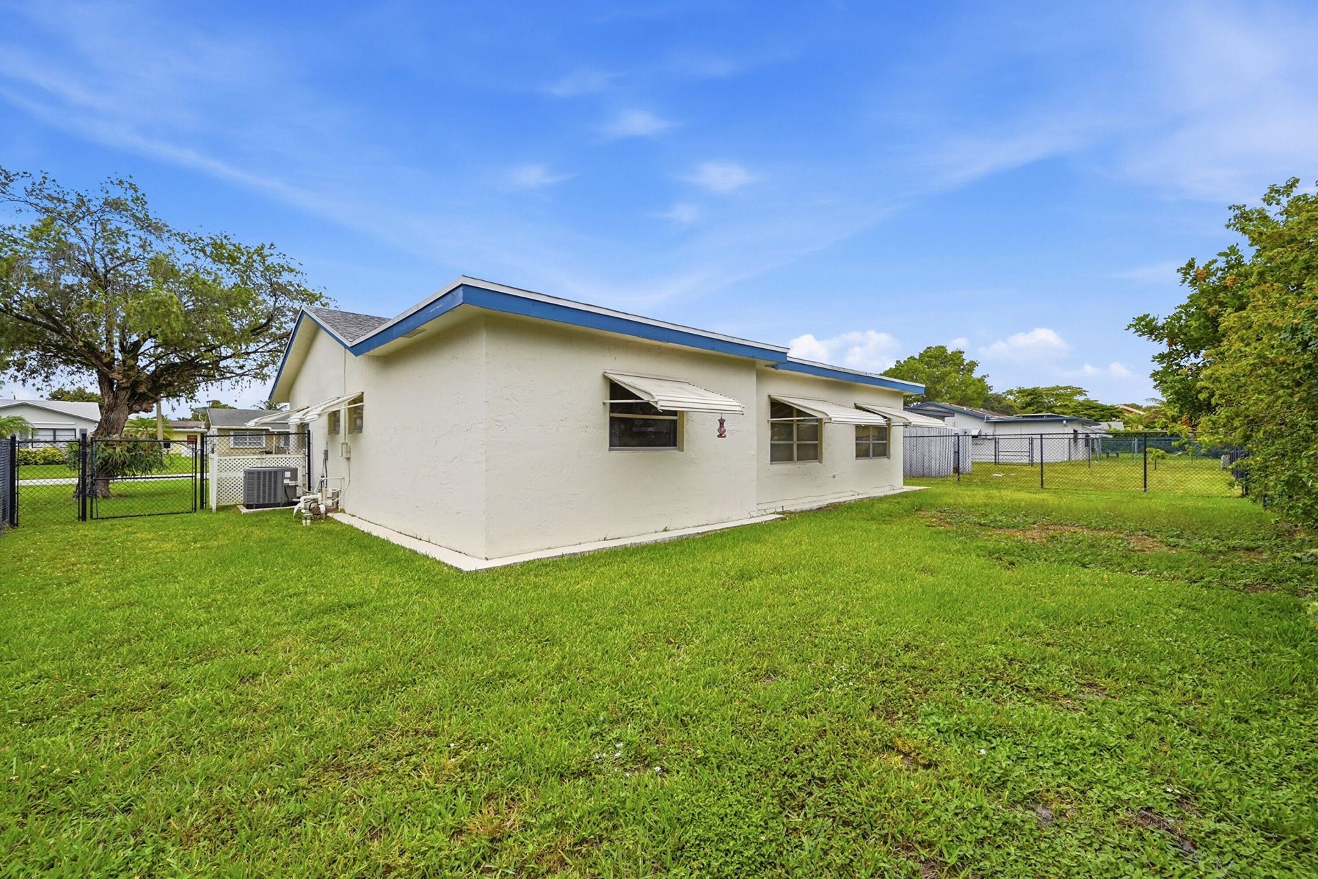 9505 NW 73rd Street, Tamarac, FL 33321 Photo