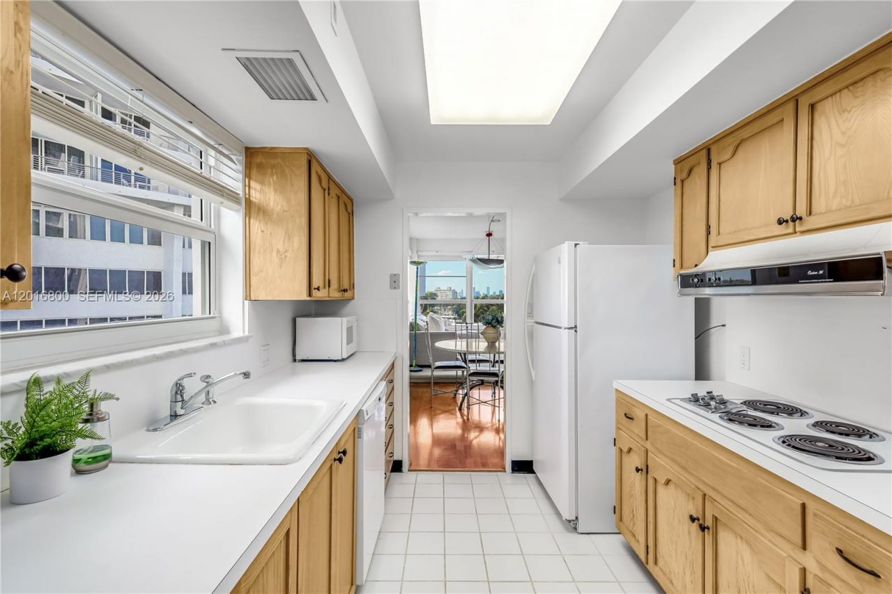 4925 Collins Ave, Unit 5F, Miami Beach, FL 33140 Photo