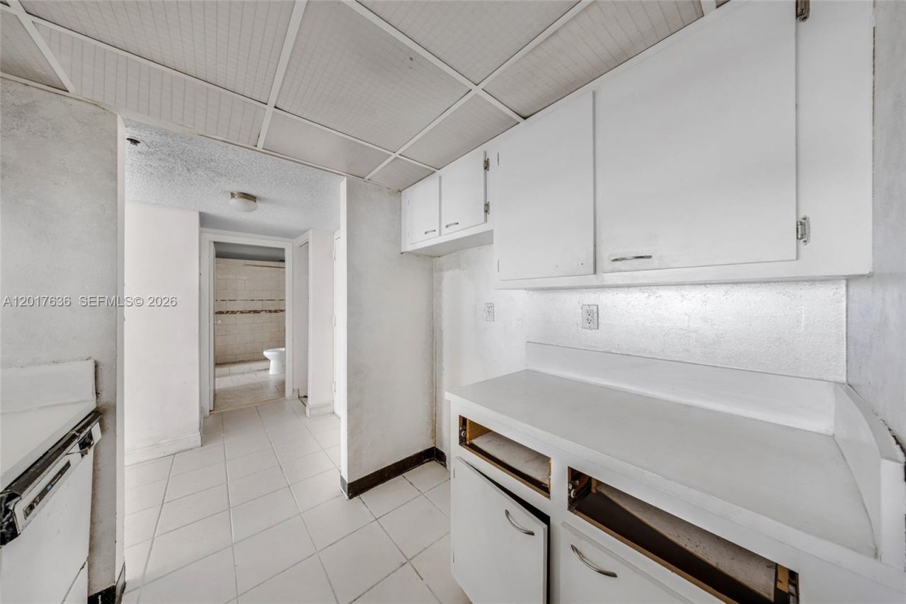 7601 E Treasure Dr , Unit 609, North Bay Village, FL 33141 Photo