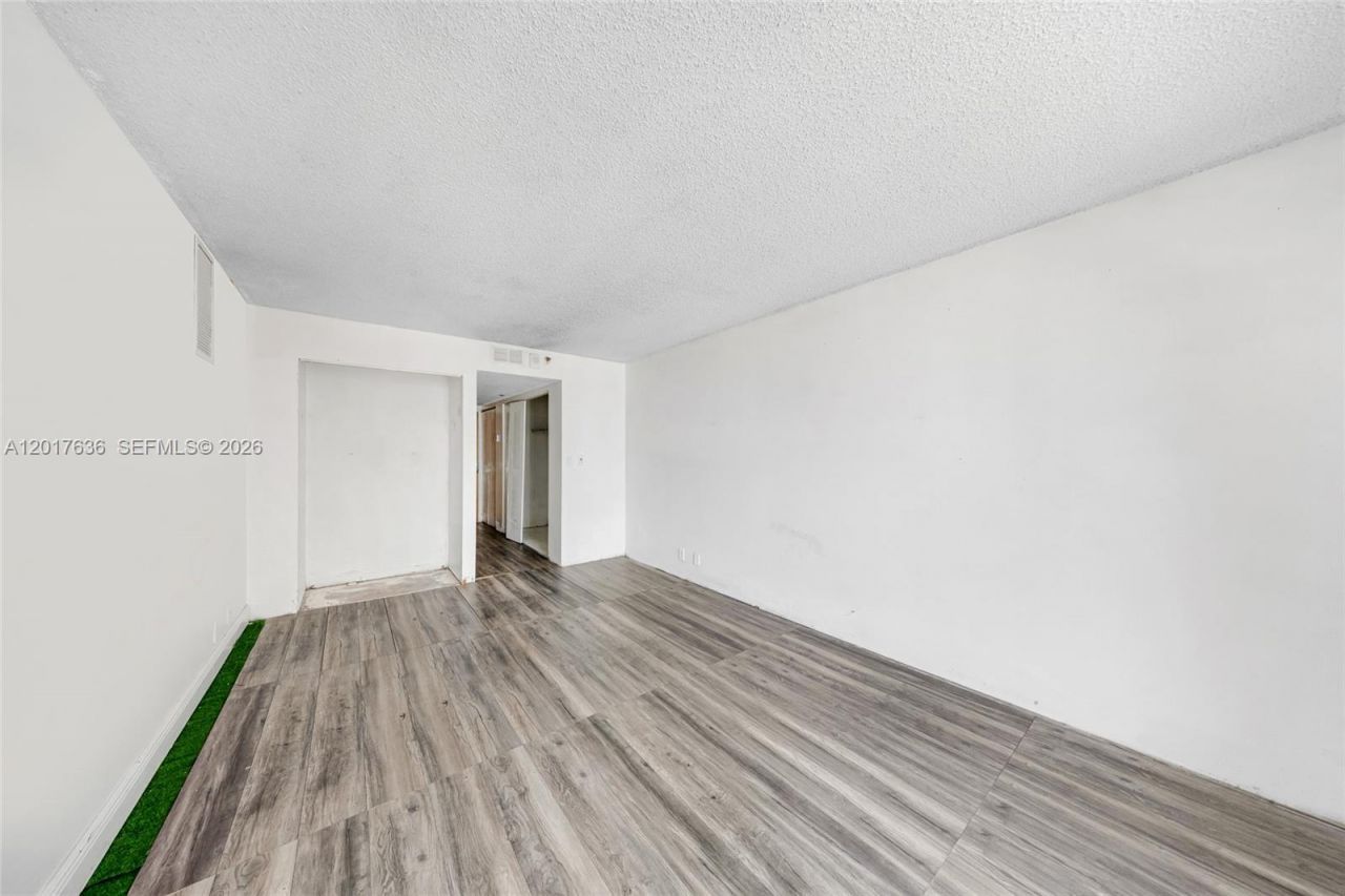 7601 E Treasure Dr , Unit 609, North Bay Village, FL 33141 Photo