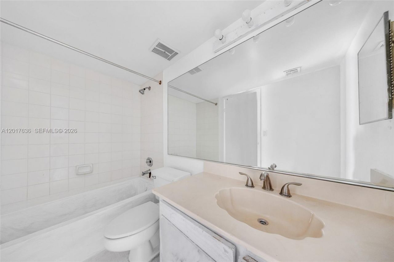 7601 E Treasure Dr , Unit 609, North Bay Village, FL 33141 Photo