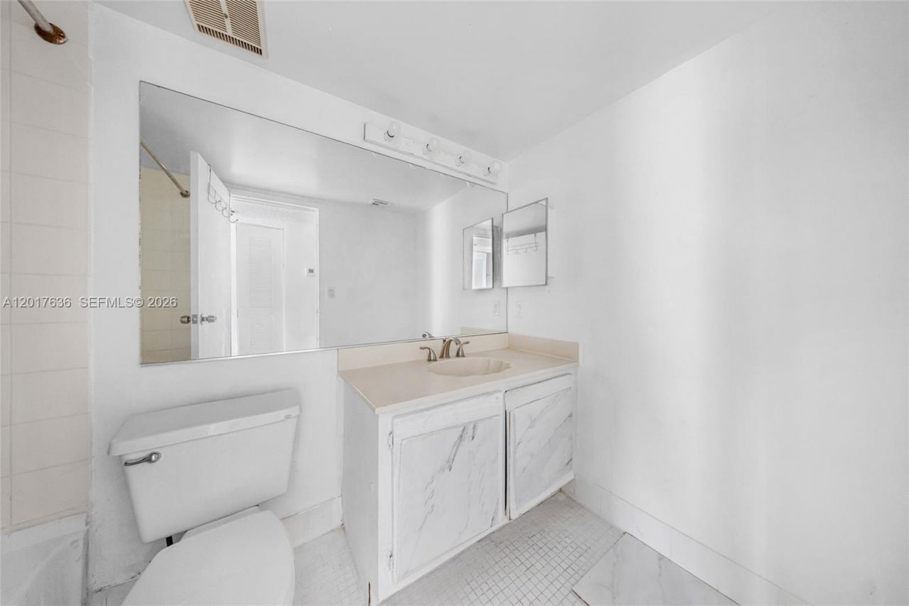 7601 E Treasure Dr , Unit 609, North Bay Village, FL 33141 Photo