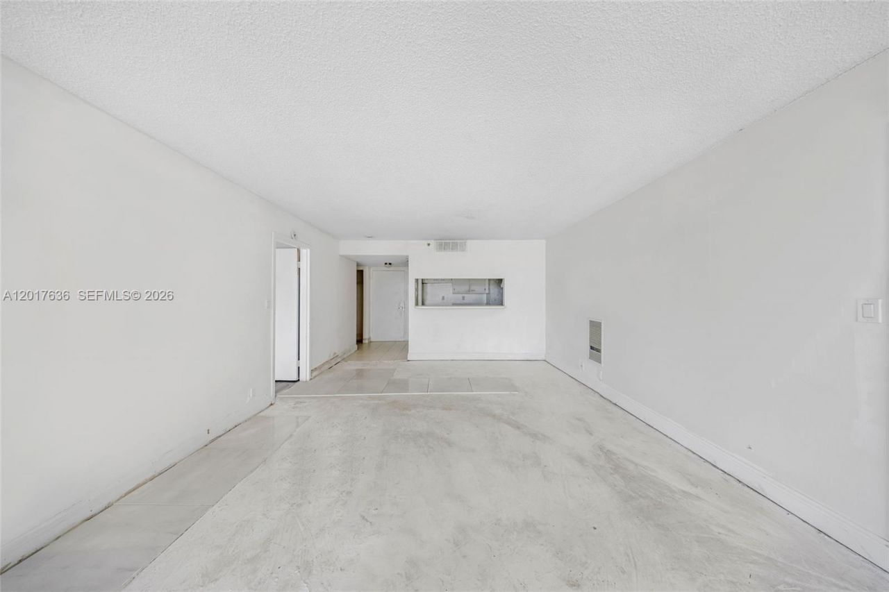 7601 E Treasure Dr , Unit 609, North Bay Village, FL 33141 Photo