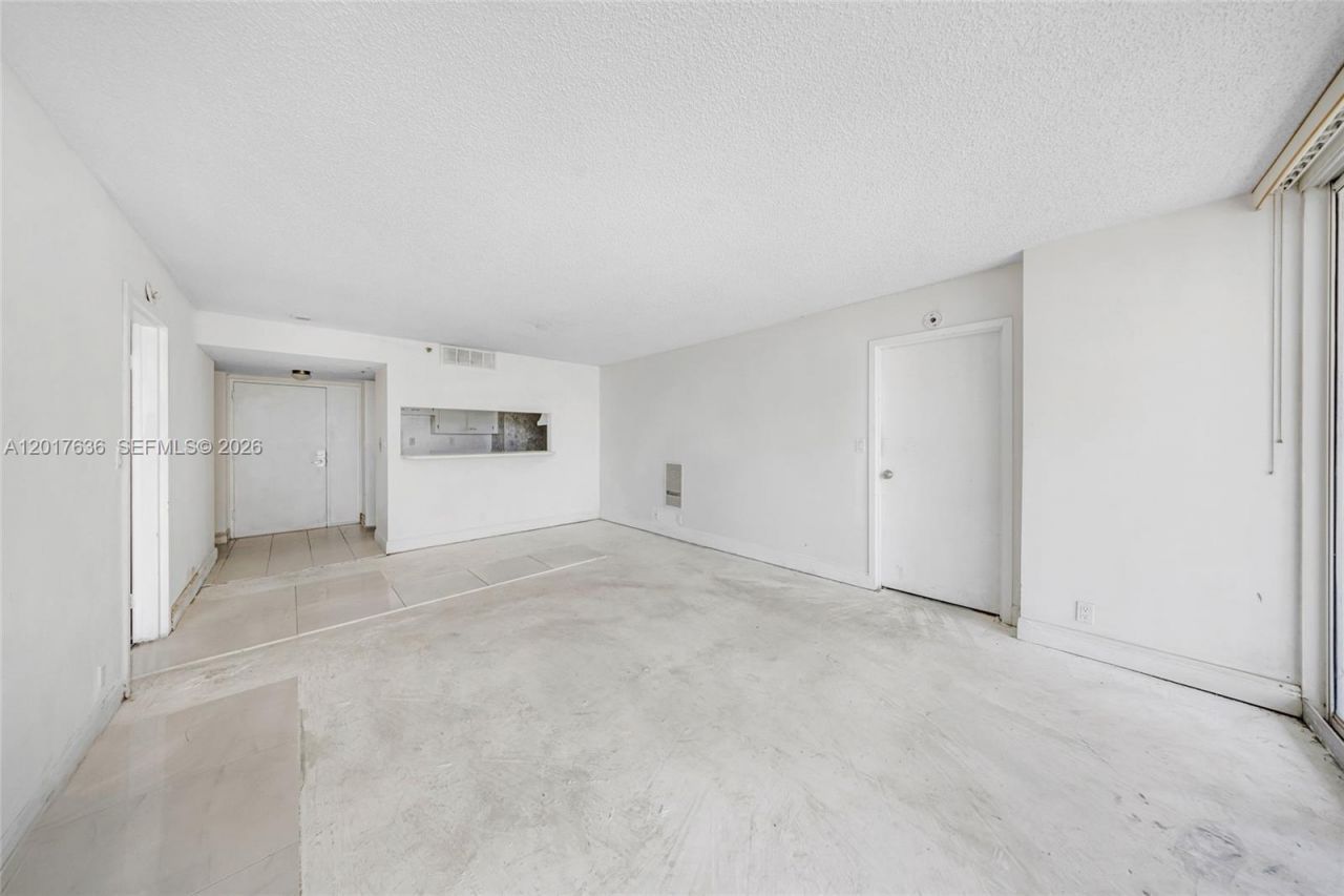 7601 E Treasure Dr , Unit 609, North Bay Village, FL 33141 Photo