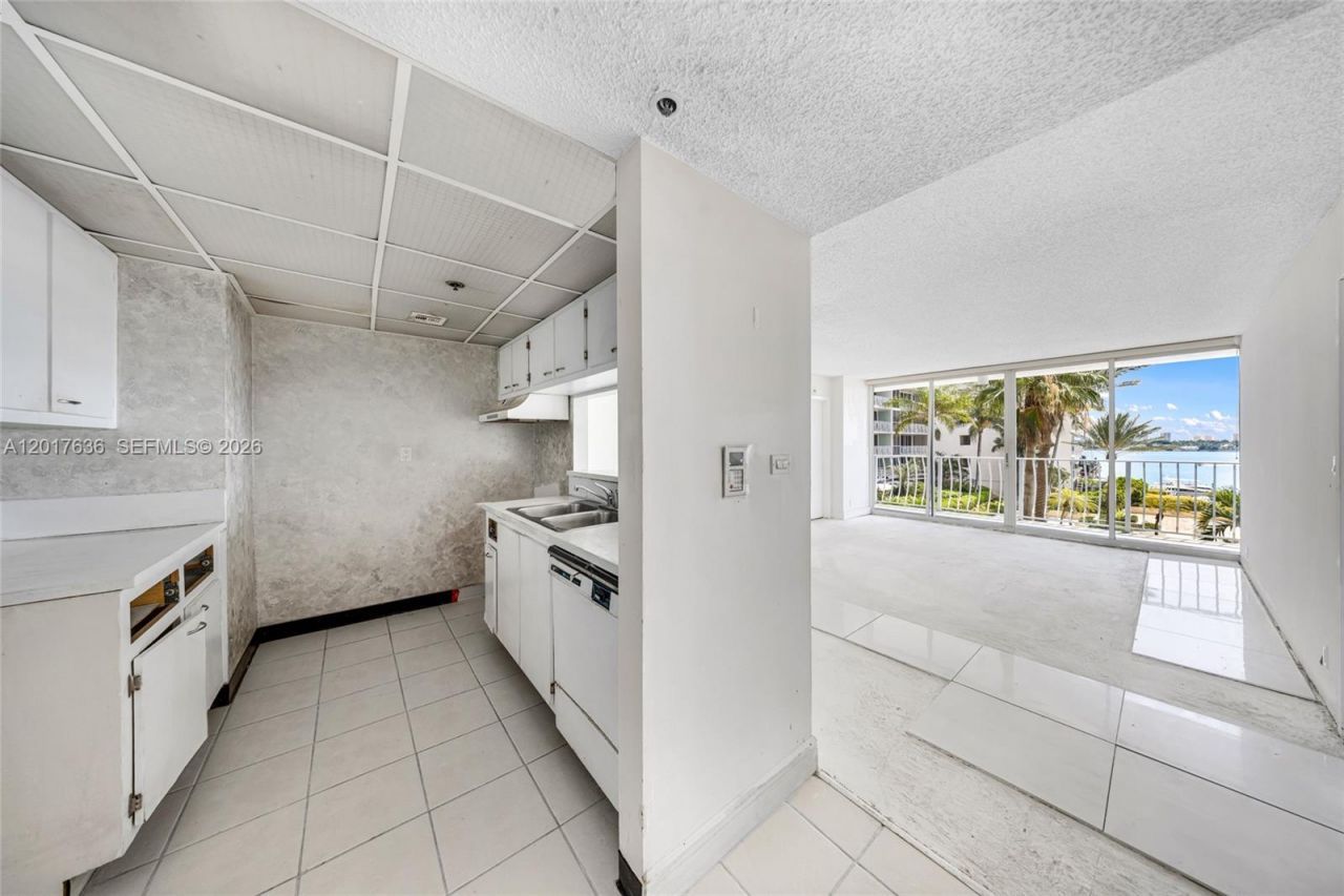 7601 E Treasure Dr , Unit 609, North Bay Village, FL 33141 Photo