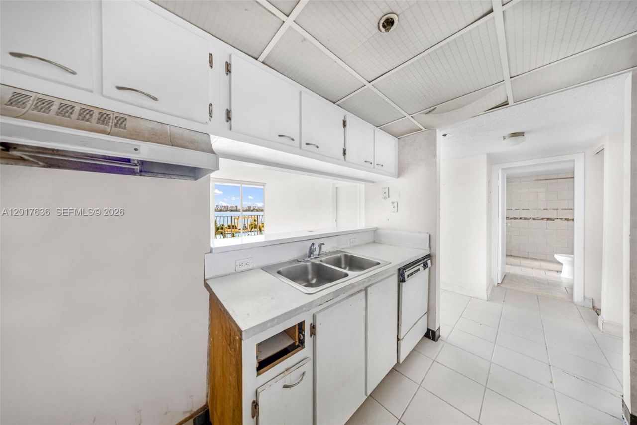 7601 E Treasure Dr , Unit 609, North Bay Village, FL 33141 Photo