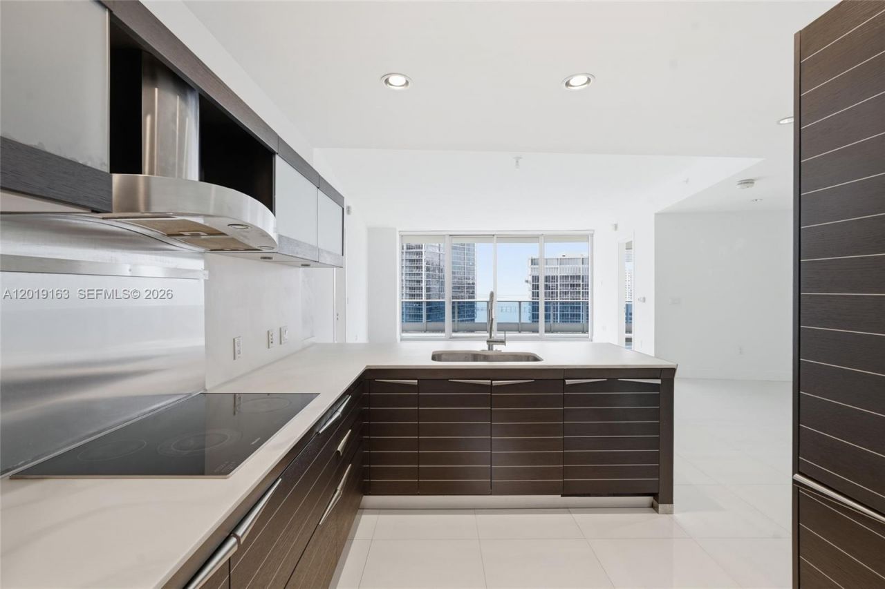 200 Biscayne Boulevard Way , Unit 4904, Miami, FL 33131 Photo