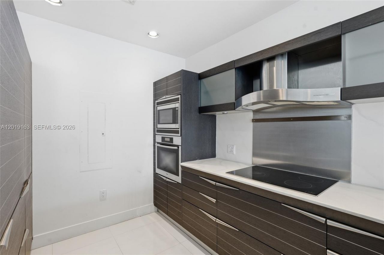 200 Biscayne Boulevard Way , Unit 4904, Miami, FL 33131 Photo