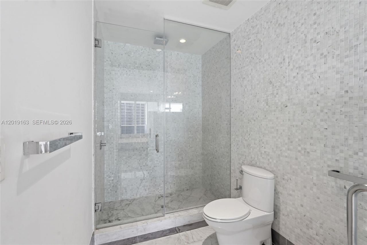 200 Biscayne Boulevard Way , Unit 4904, Miami, FL 33131 Photo