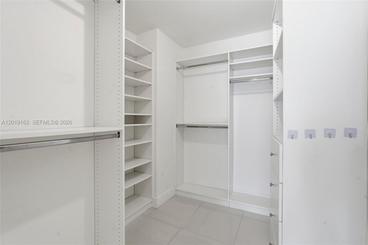 200 Biscayne Boulevard Way , Unit 4904, Miami, FL 33131 Photo
