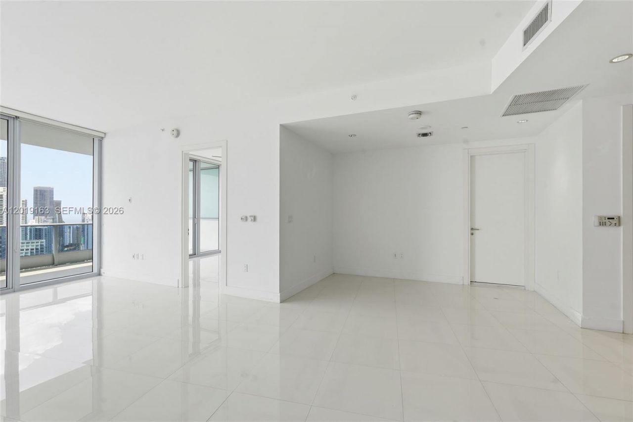 200 Biscayne Boulevard Way , Unit 4904, Miami, FL 33131 Photo