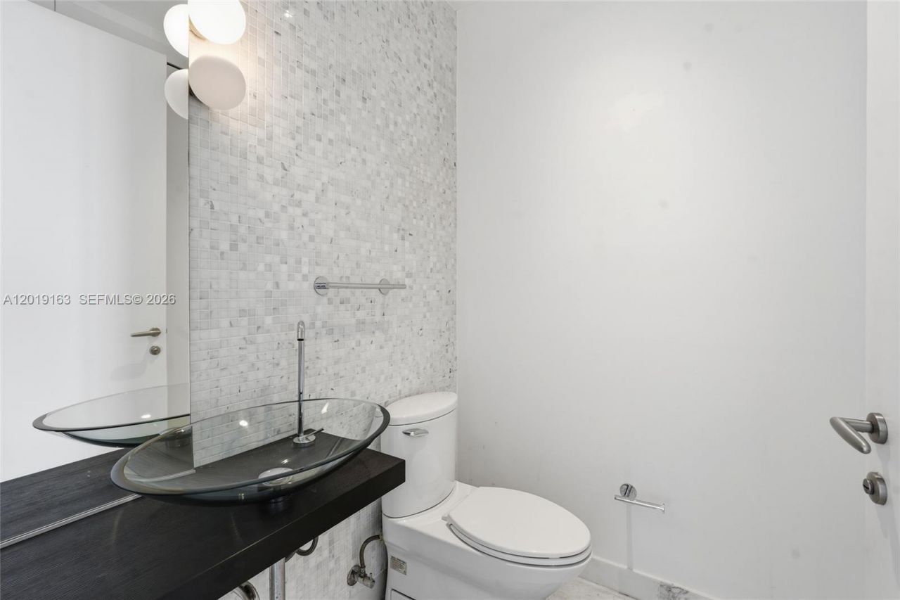200 Biscayne Boulevard Way , Unit 4904, Miami, FL 33131 Photo