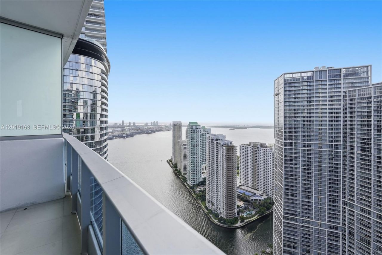200 Biscayne Boulevard Way , Unit 4904, Miami, FL 33131 Photo