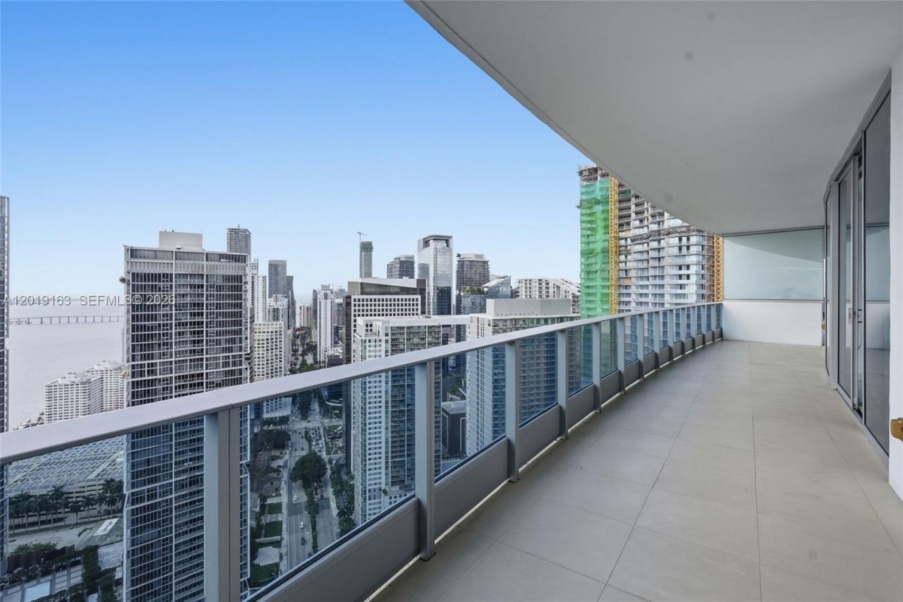 200 Biscayne Boulevard Way , Unit 4904, Miami, FL 33131 Photo