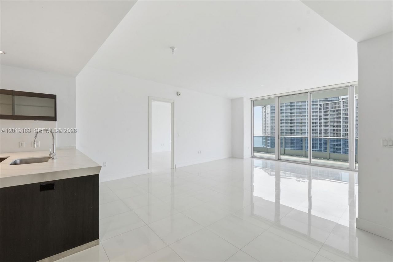 200 Biscayne Boulevard Way , Unit 4904, Miami, FL 33131 Photo