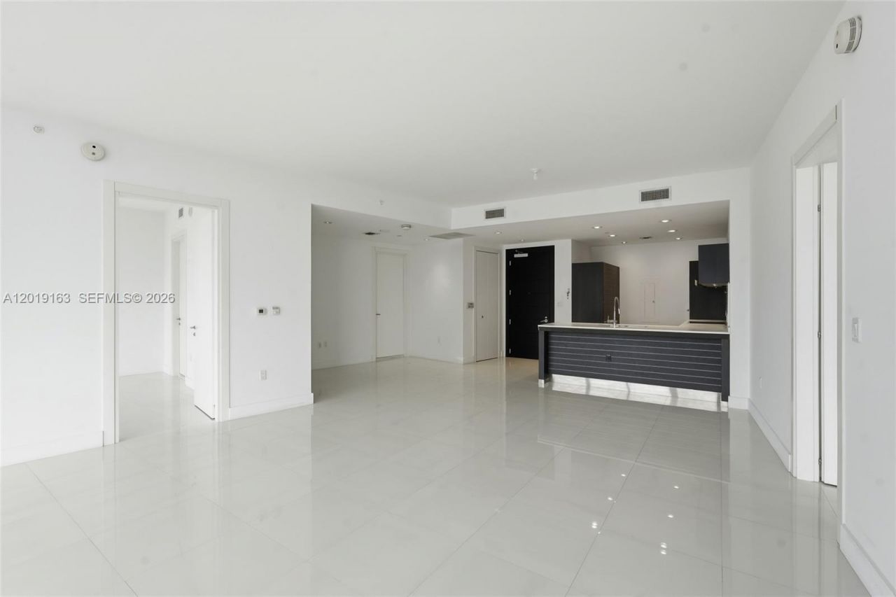 200 Biscayne Boulevard Way , Unit 4904, Miami, FL 33131 Photo