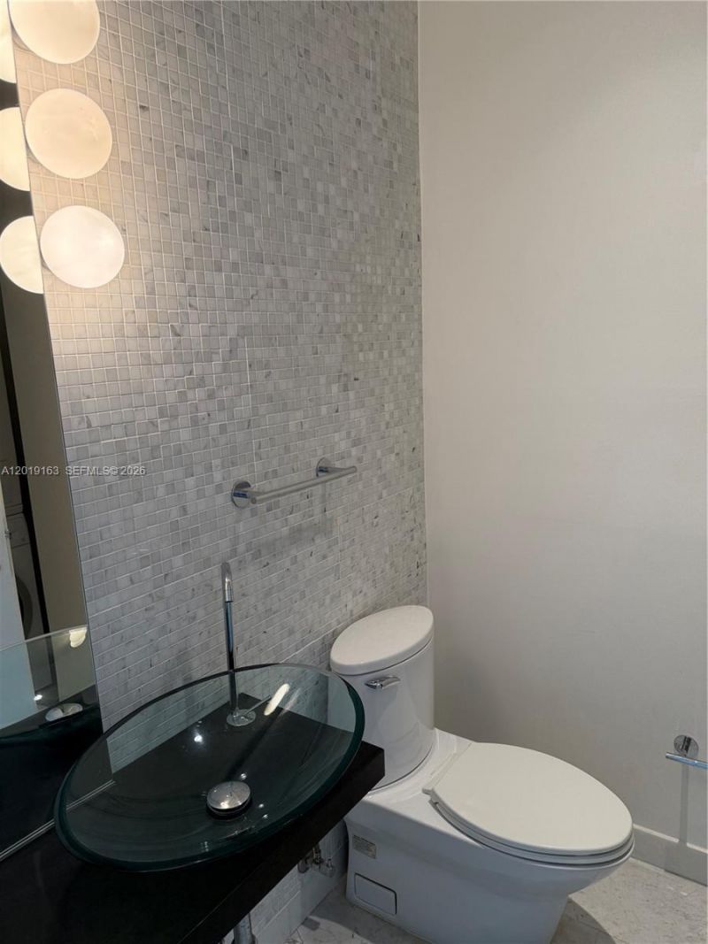 200 Biscayne Boulevard Way , Unit 4904, Miami, FL 33131 Photo