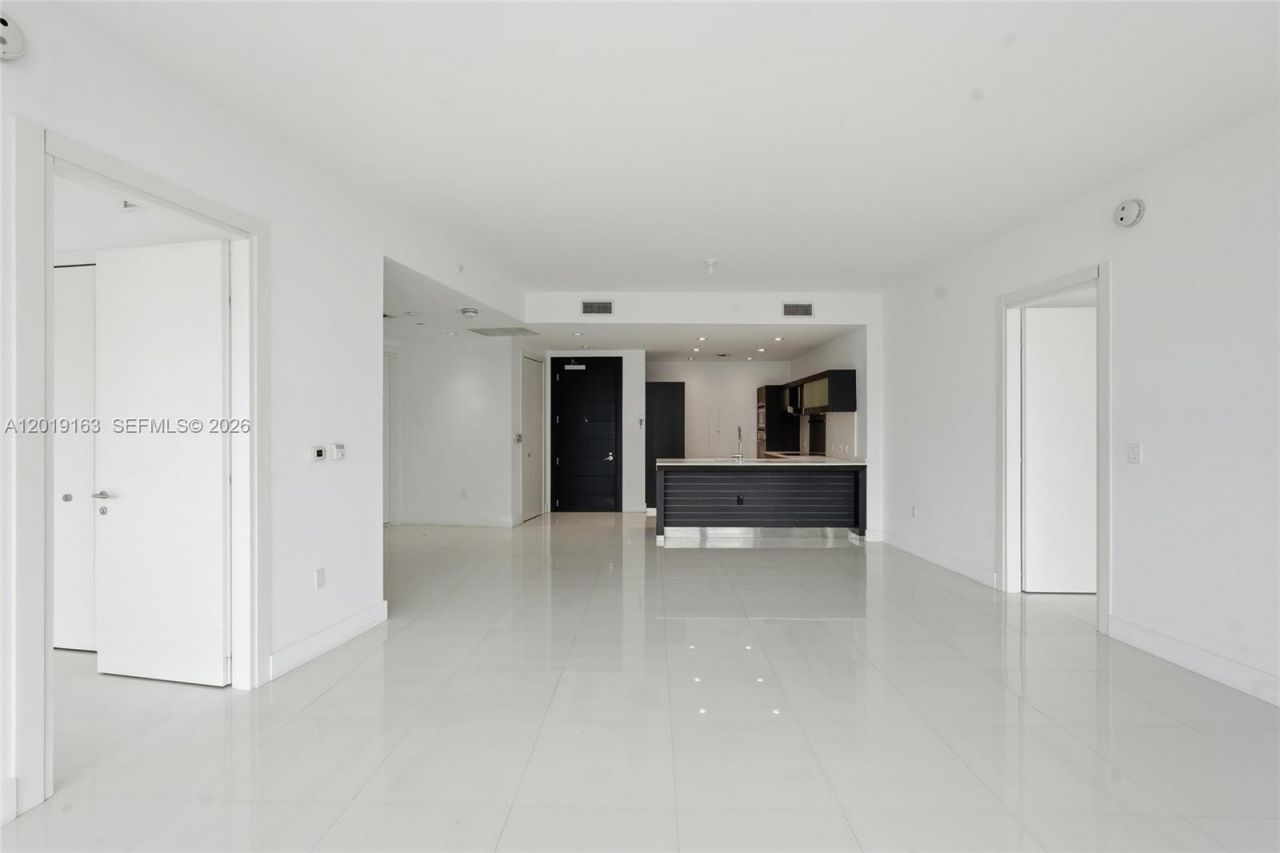 200 Biscayne Boulevard Way , Unit 4904, Miami, FL 33131 Photo