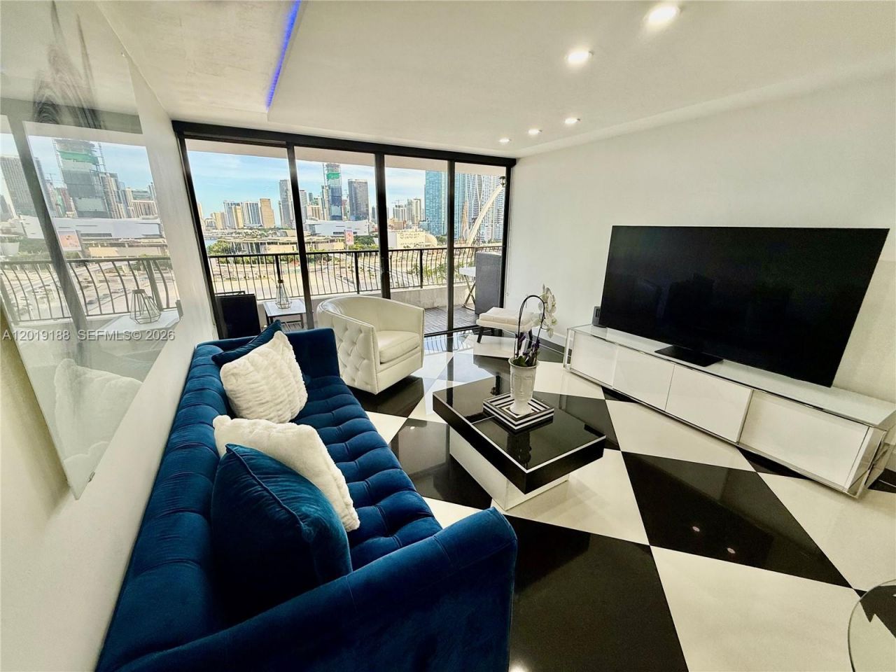 555 NE 15th St , Unit 15H, Miami, FL 33132 Photo