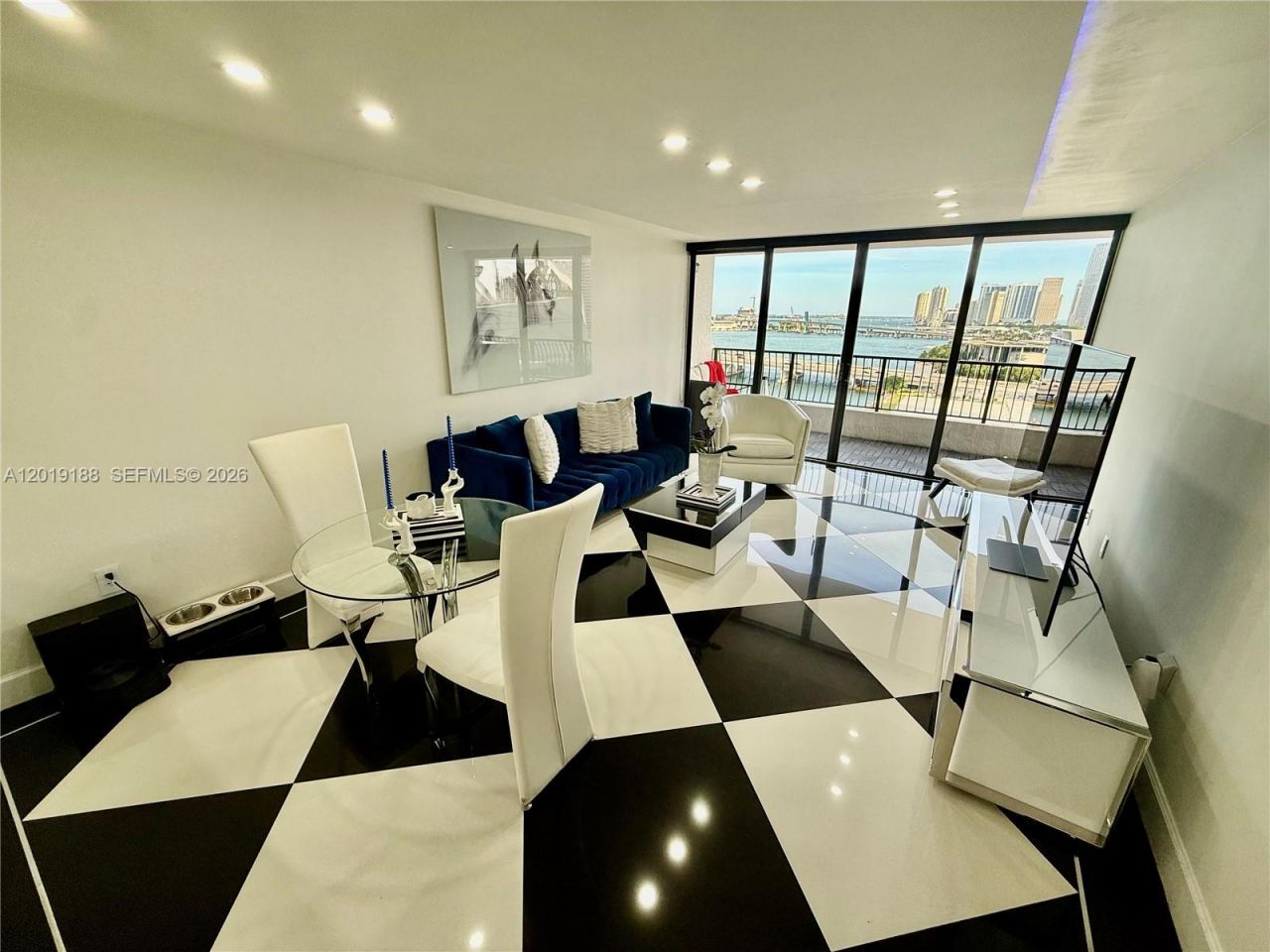 555 NE 15th St , Unit 15H, Miami, FL 33132 Photo