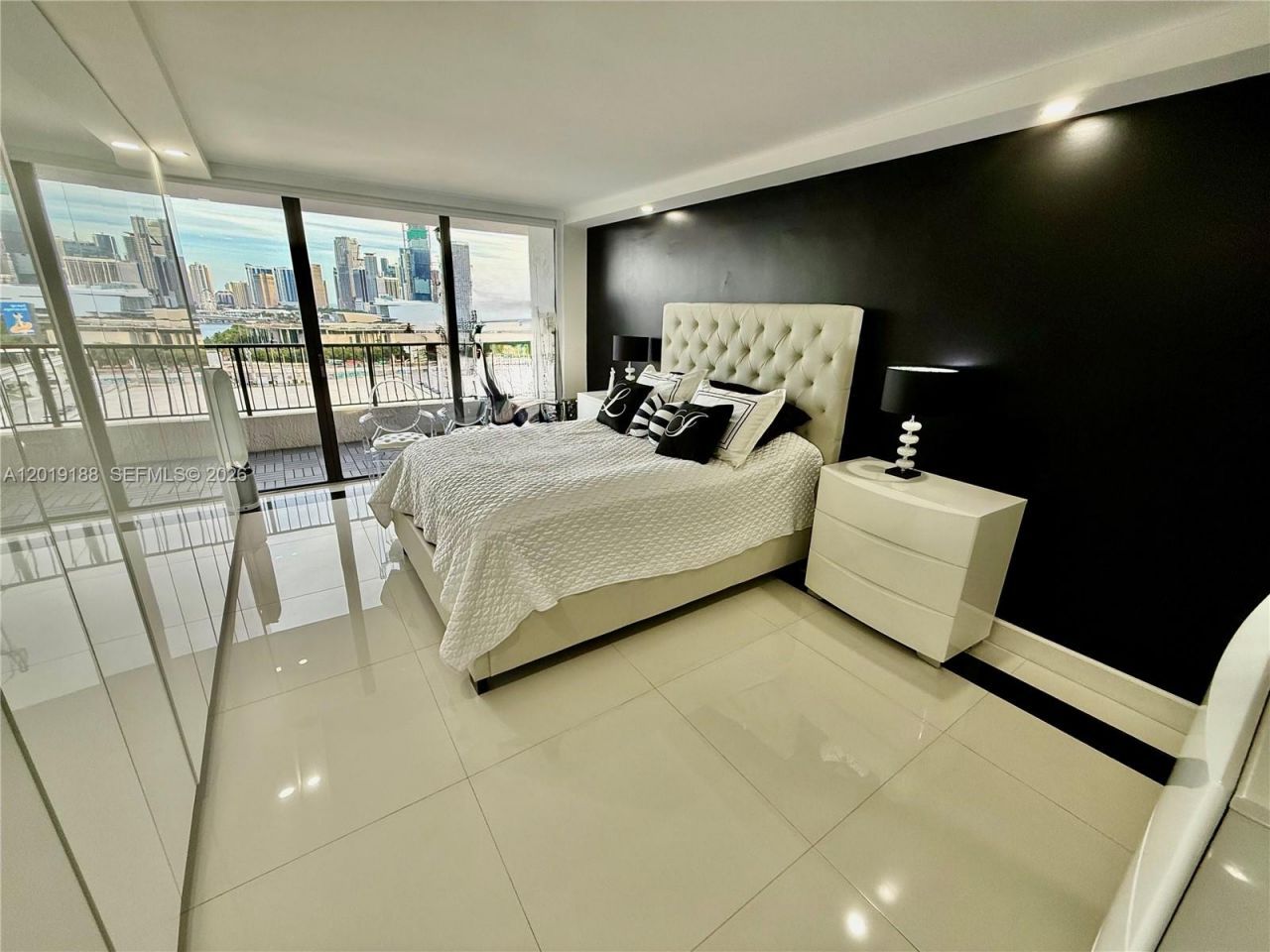 555 NE 15th St , Unit 15H, Miami, FL 33132 Photo