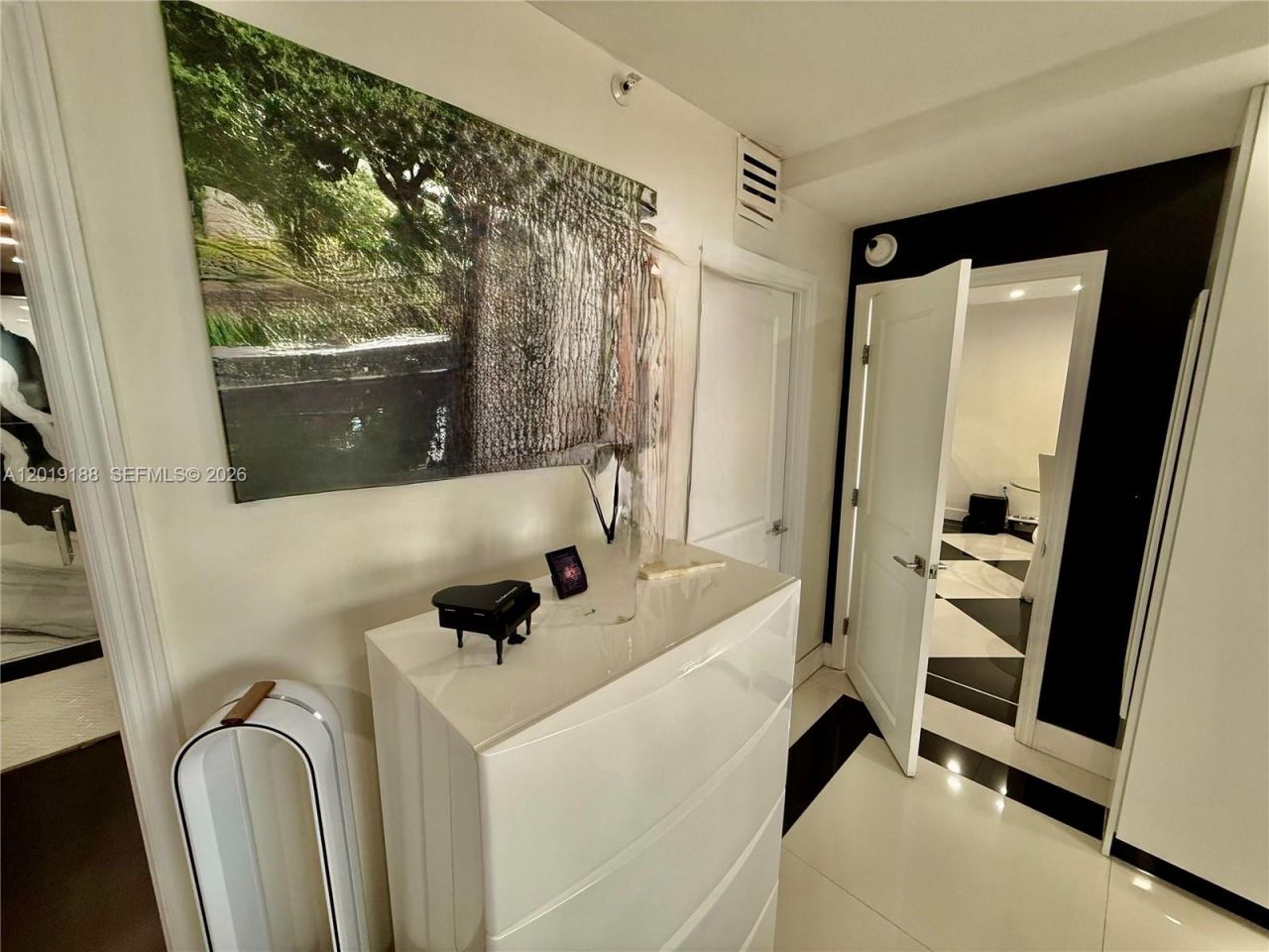 555 NE 15th St , Unit 15H, Miami, FL 33132 Photo