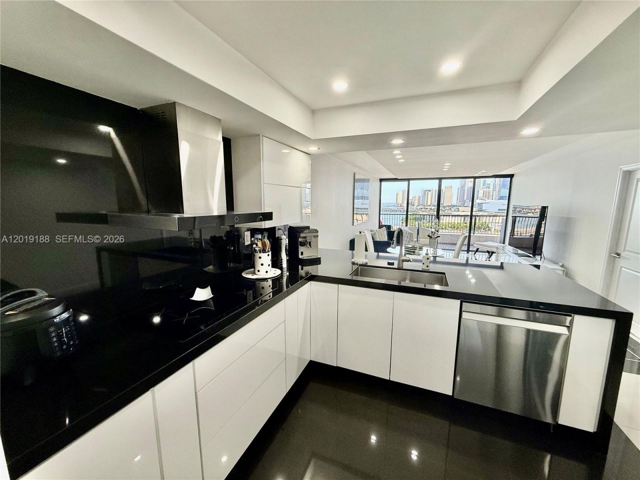555 NE 15th St , Unit 15H, Miami, FL 33132 Photo