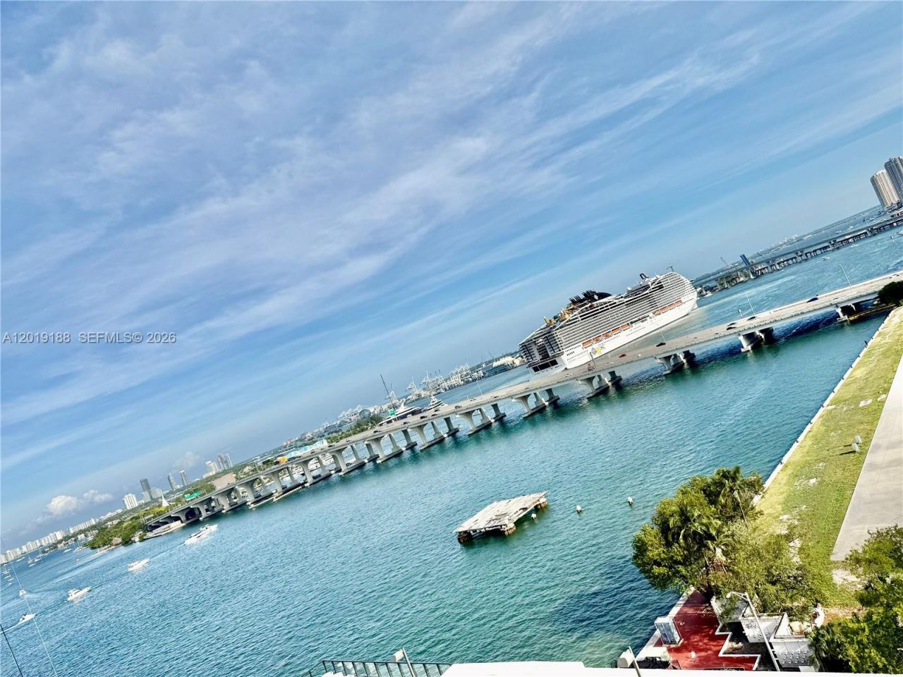 555 NE 15th St , Unit 15H, Miami, FL 33132 Photo