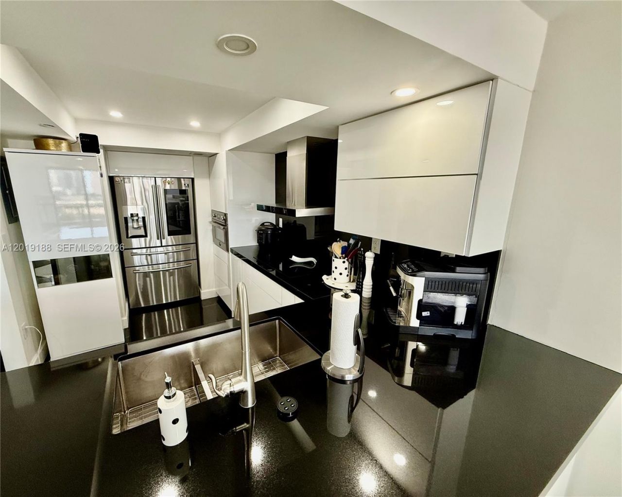 555 NE 15th St , Unit 15H, Miami, FL 33132 Photo